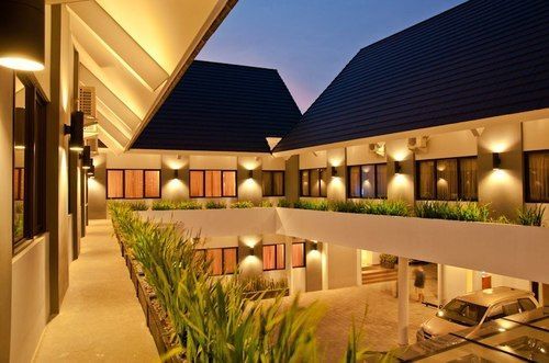 Maesa Hotel Ponorogo Exterior photo